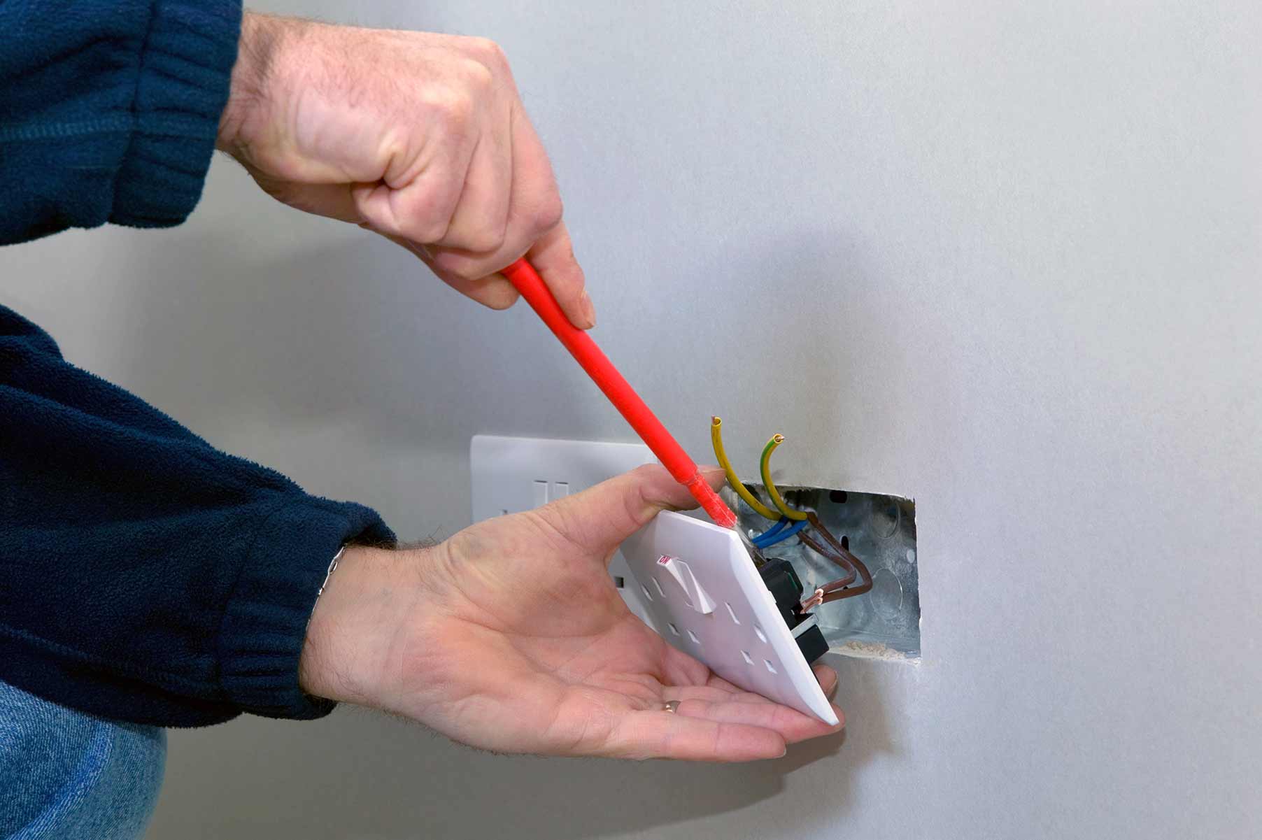 Our electricians can install plug sockets for domestic and commercial proeprties in Wolverton and the local area. 